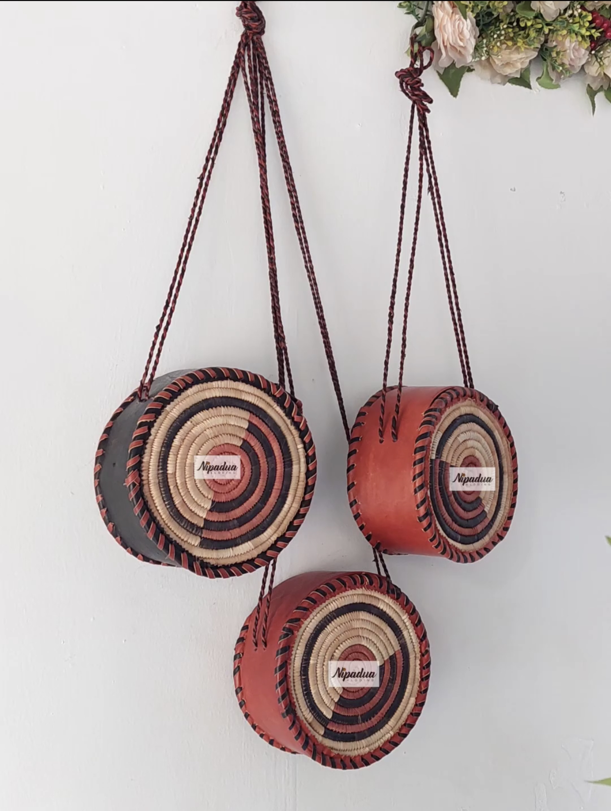 Nipadua Straw Circle Crossbody Bag